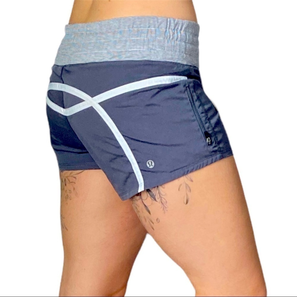 Lululemon Tracker Short II *2-way Stretch size 2